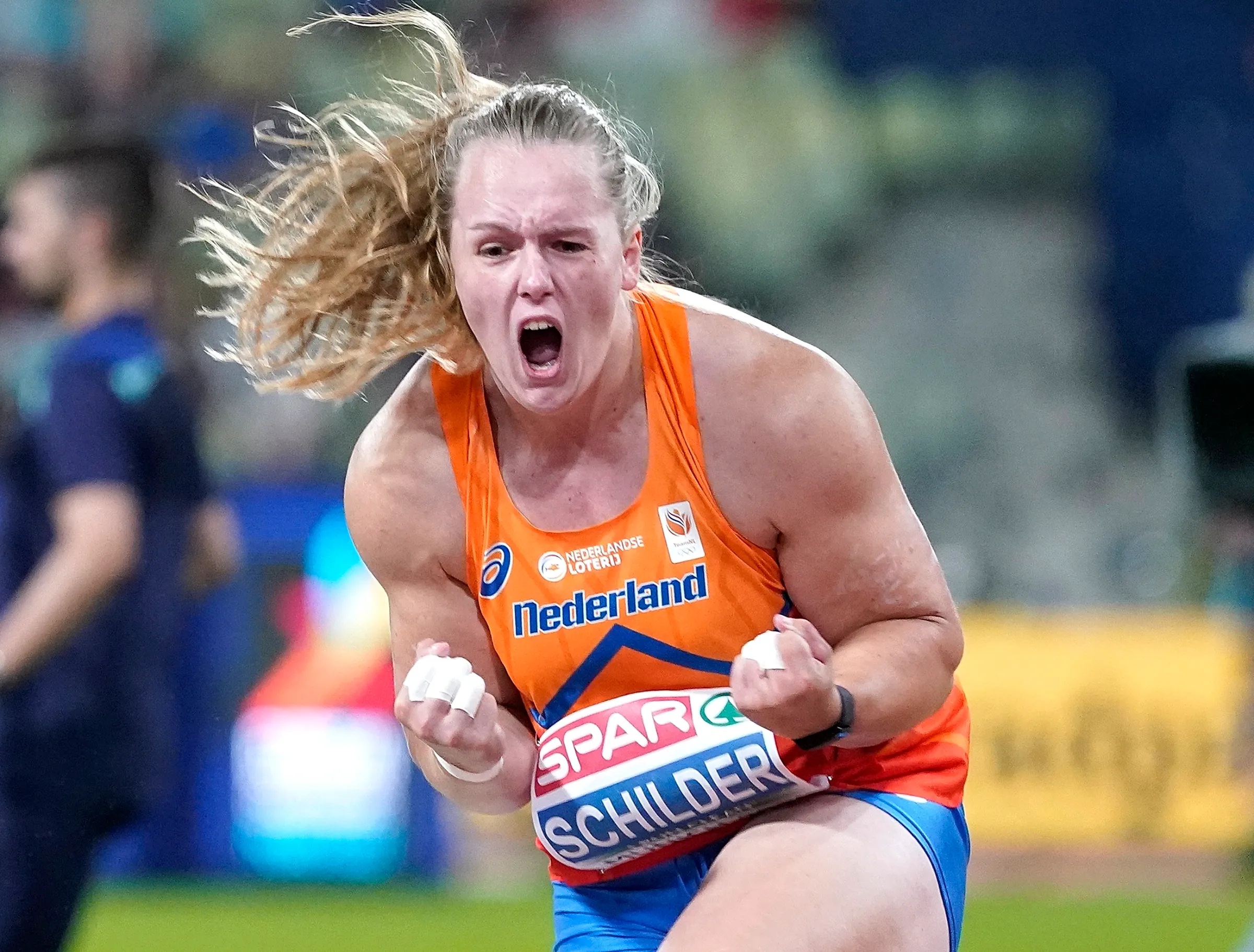 Ontlading bij Jessica Schilder na haar gouden worp op het EK atletiek in München.