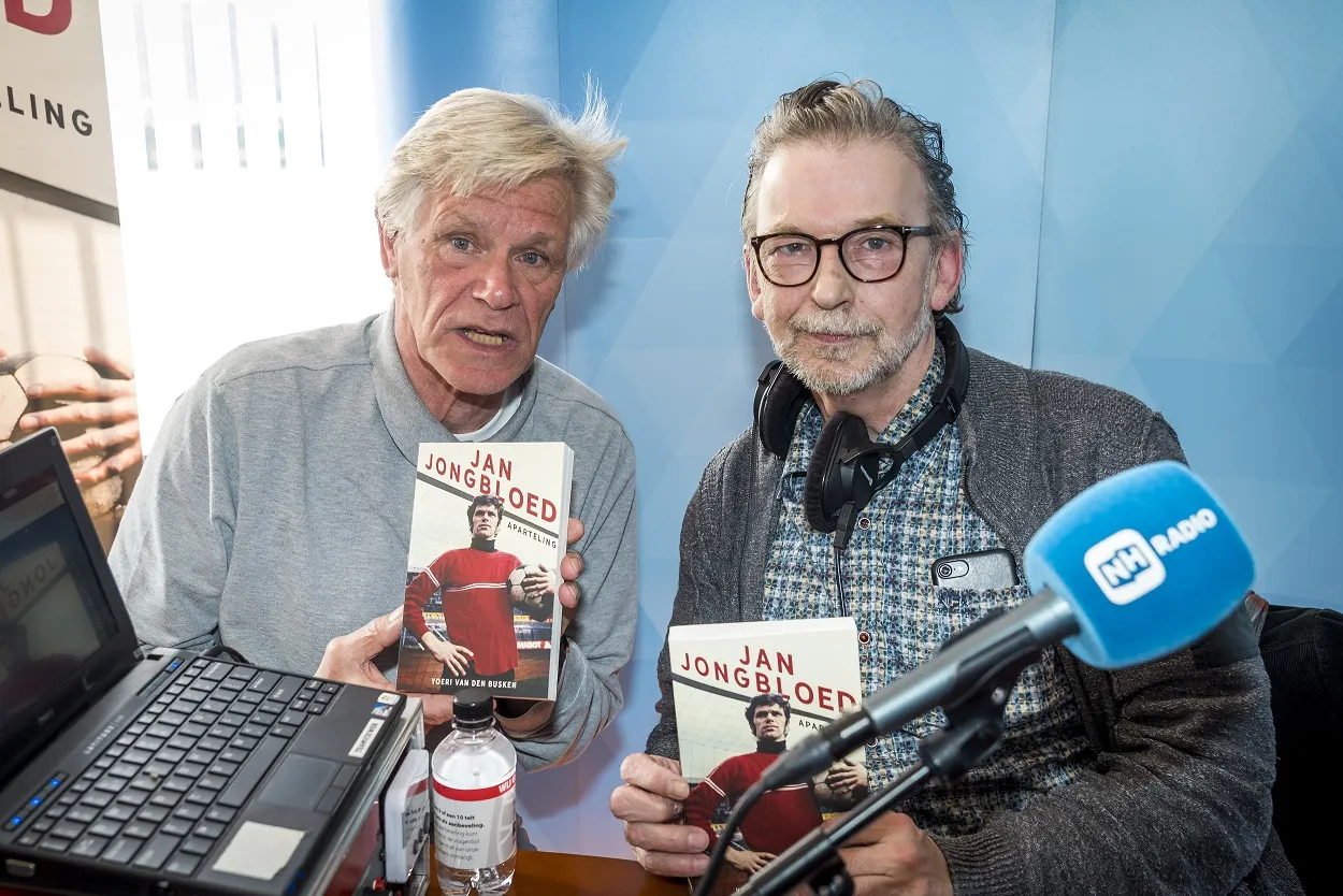 Leo Driessen (rechts) en oud- keeper Jan Jongbloed bij de presentatie van de biografie van Jan Jongbloed in 2019.   