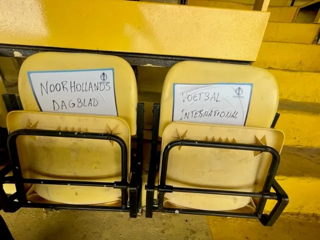 De perstribune speciaal ingericht voor de Nederlandse media.