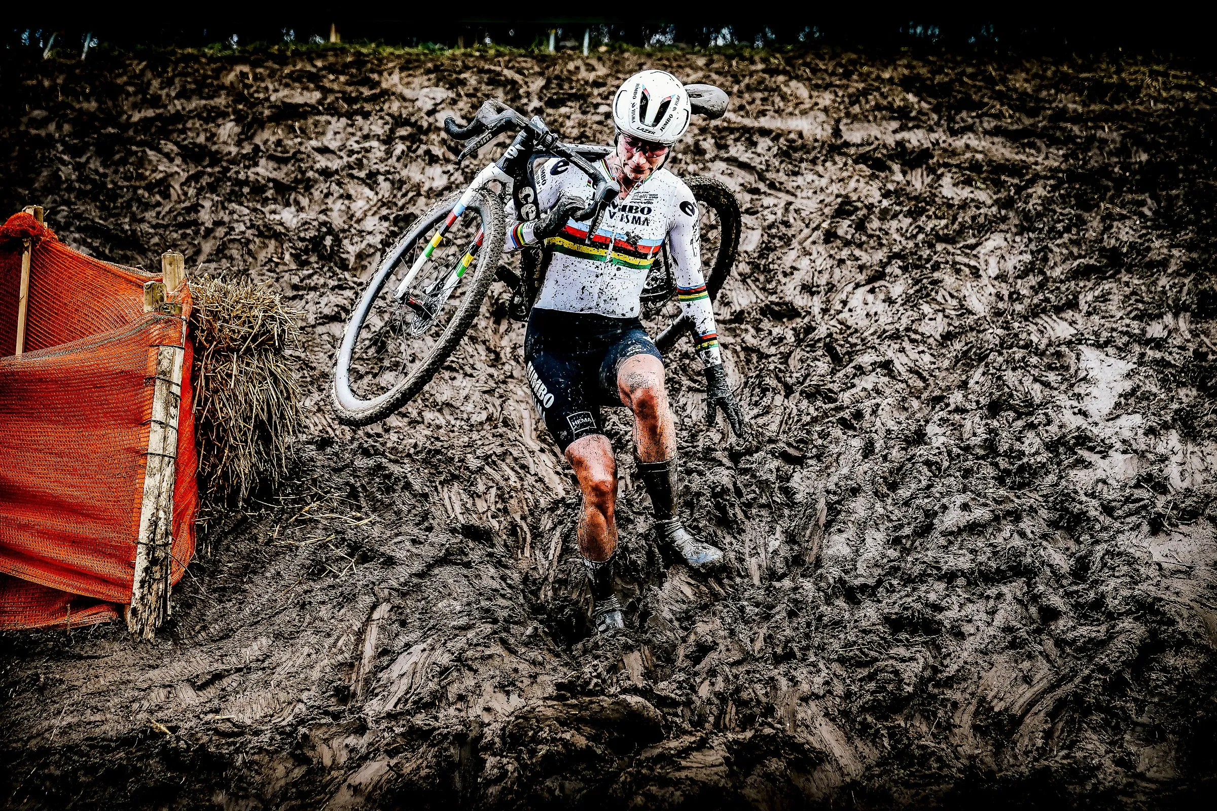 Een van de genomineerden van vorig jaar. Marianne Vos in actie tijdens de NK Veldrijden in Zaltbommel.