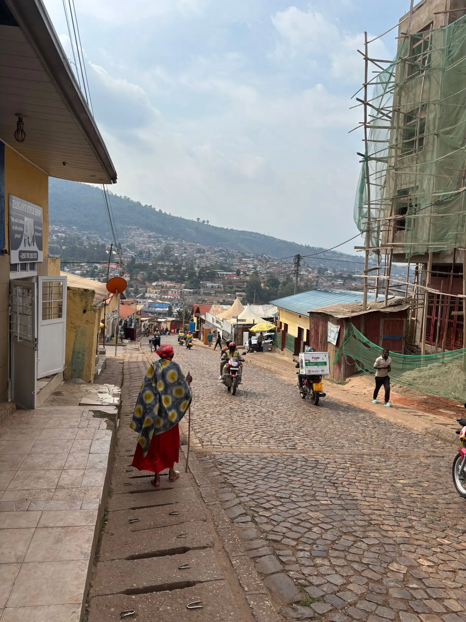 Kasseienbeklimming in het Land van de Duizend Heuvels, de Muur van Kigali.