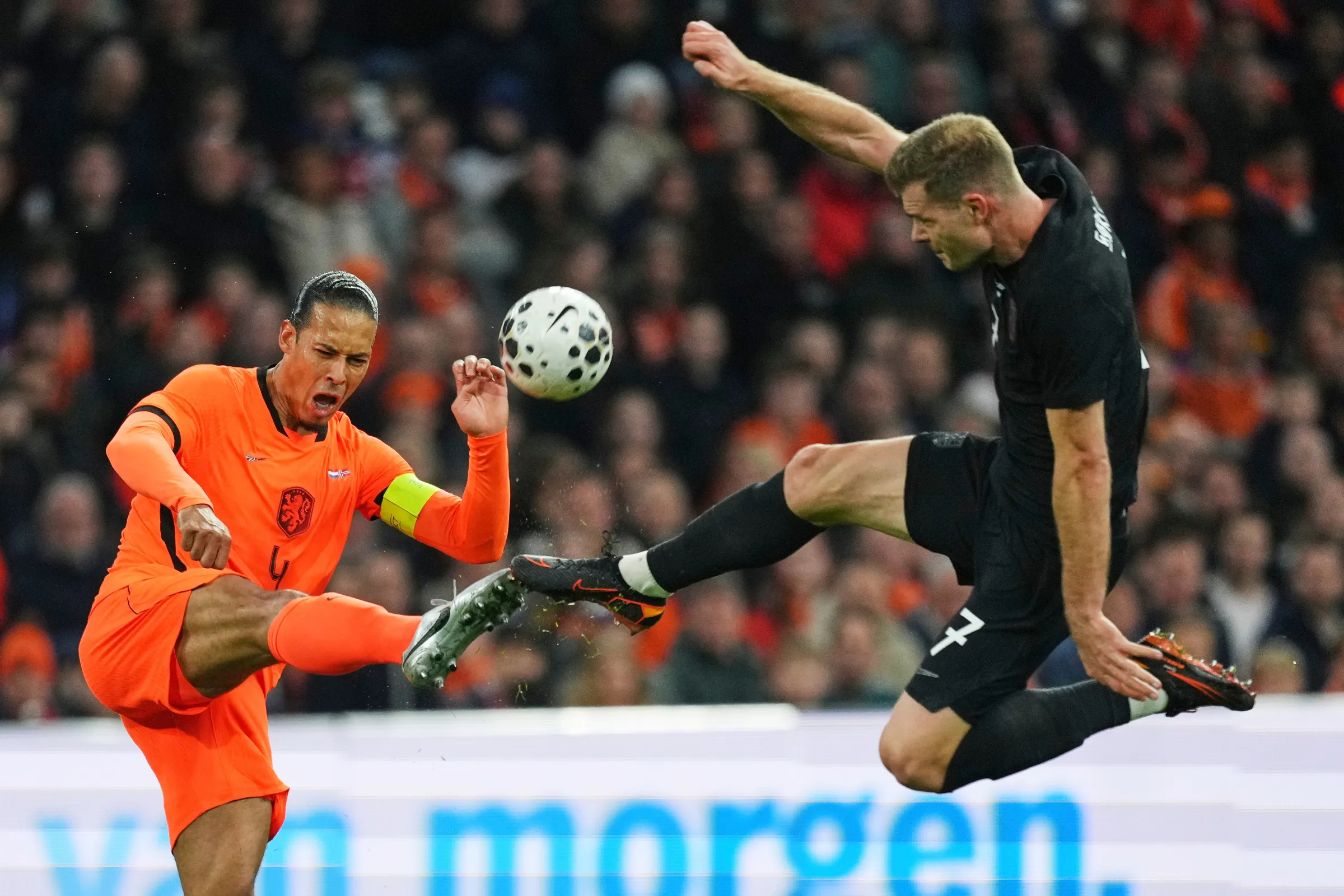 Op 27 maart van dit jaar was Peter Dejong voor AP bij de voetbalinterland Nederland-Noorwegen. Hij schoot raak tijdens een duel om de bal tussen Virgil van Dijk en Alexander Sorloth.