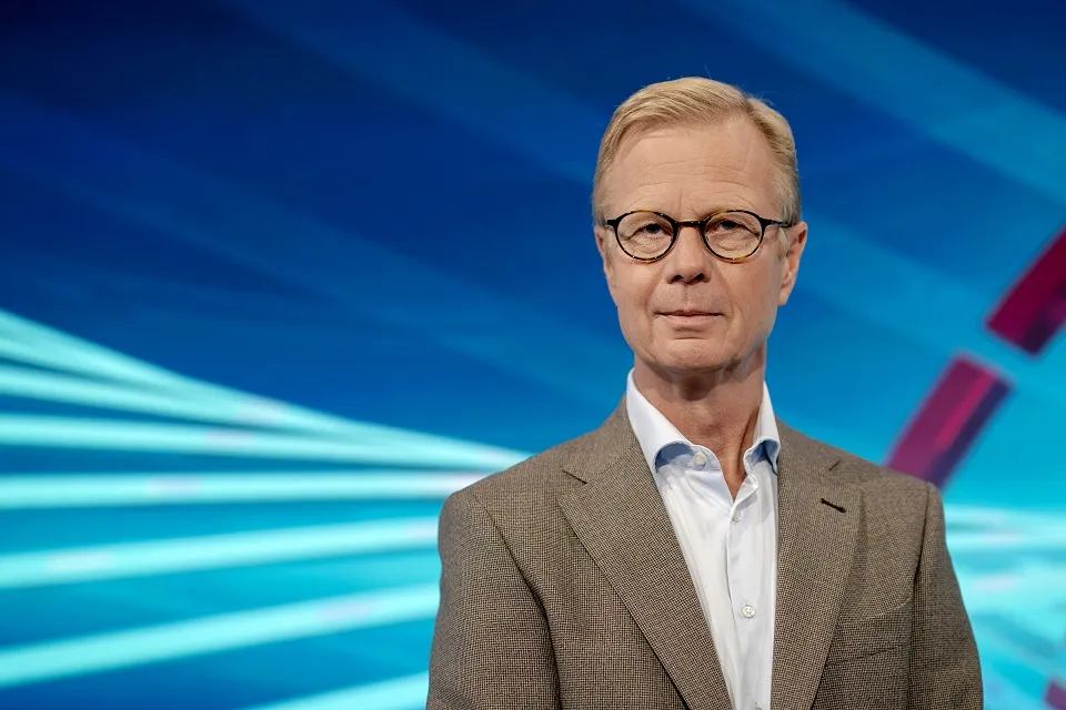 Vrouwen voldoen niet aan NOS-eis voor voetbal-commentatoren 