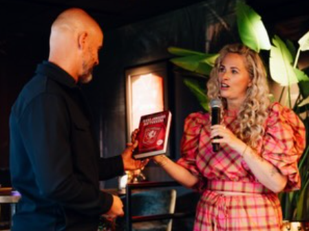 Sommige 'Rare Jongens' lezen voor het eerst een boek uit
