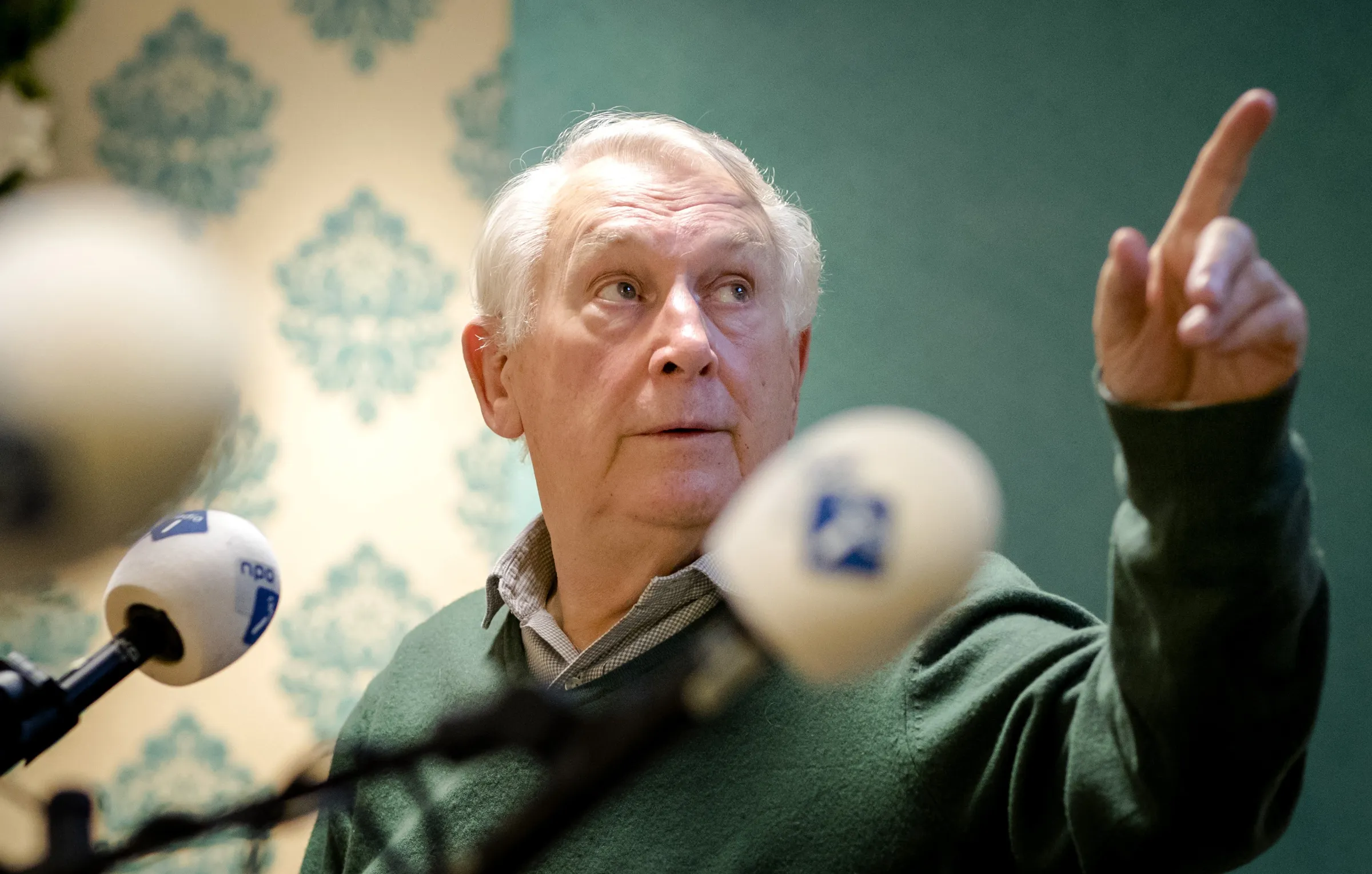 Koos Postema (93) overleden, Govert van Brakel herdenkt hem met anekdote 